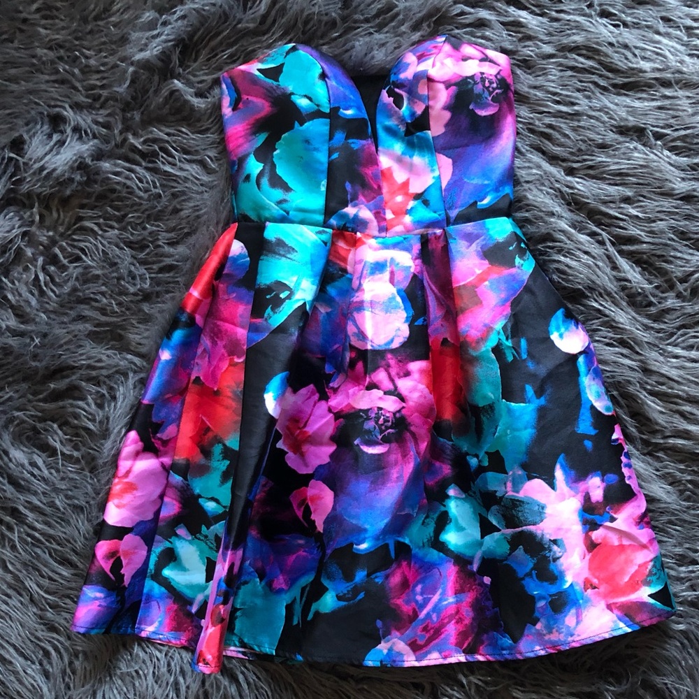 🛍 3 for 20🛍 Super cute floral baby doll dress